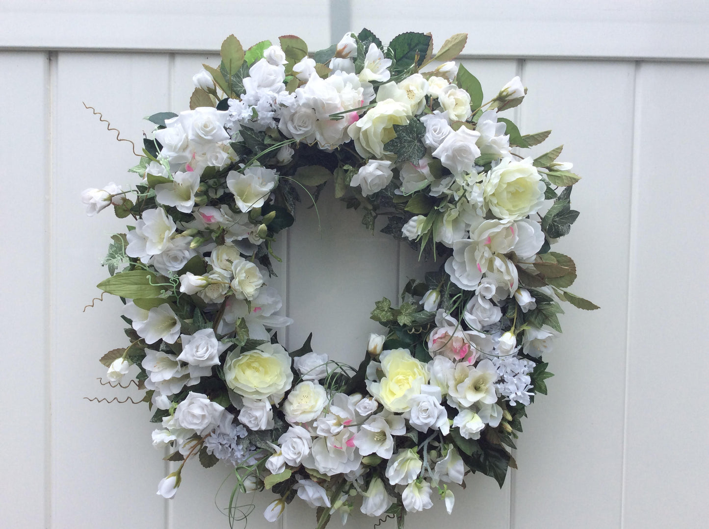 Romantic Garden Style White Floral Wreath