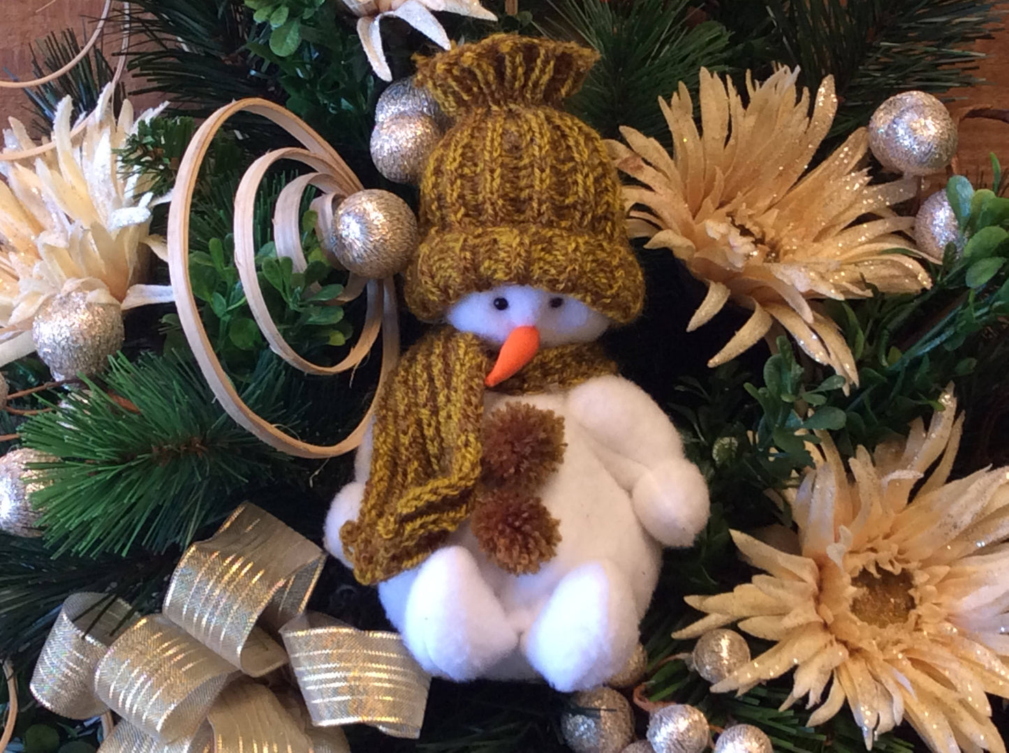 Christmas Arrangement, Wicker Flower Basket, Winter Door Decor, Snowman Floral Decoration, Christmas Evergreen Arrangement, Made In Canada
