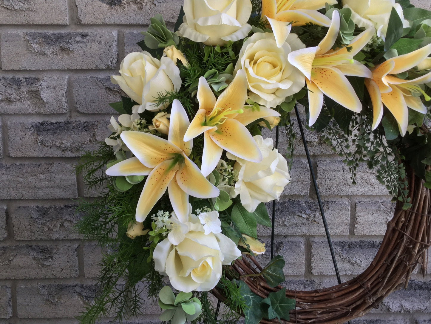 Summer Wreath, Yellow and White Floral Wreath, Front Door Wreath, Artificial Flower Wreath, Spring Wreath, Door Decoration, Made in Canada