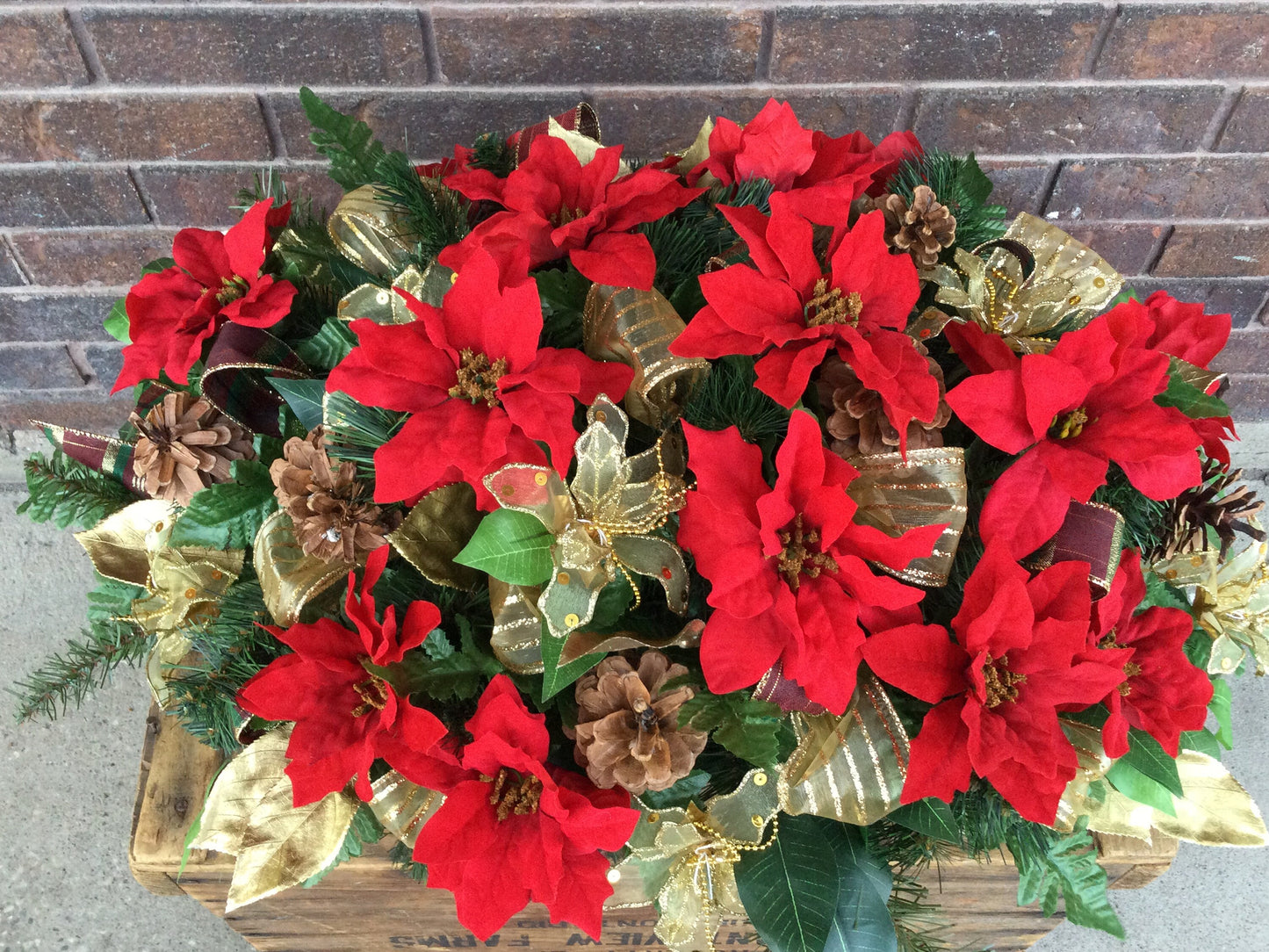 Cemetery Flowers, Christmas Headstone Flower Saddle, Memorial Flowers, Christmas Cemetery Saddle, Winter Cemetery Decoration, Made in Canada