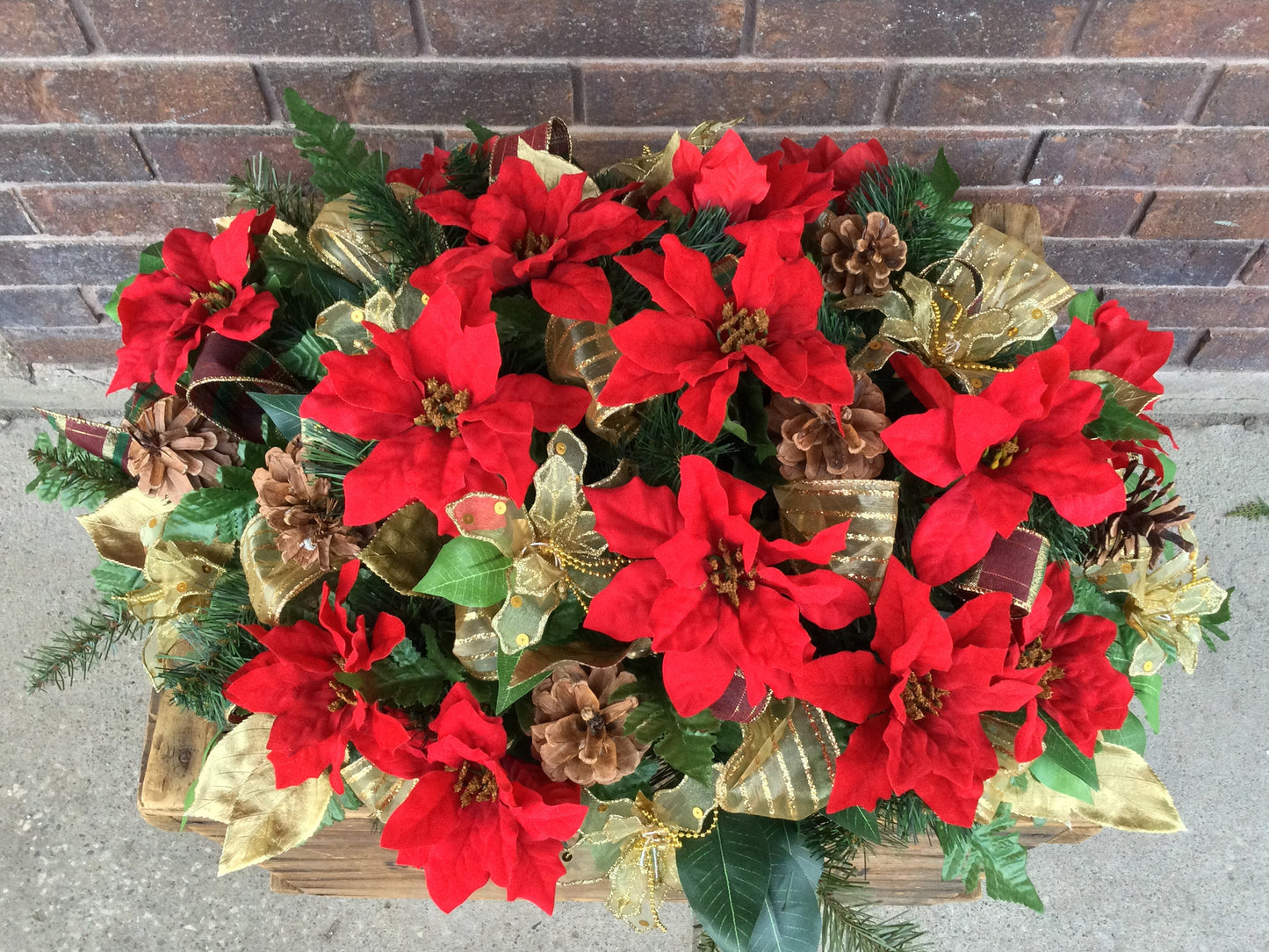Cemetery Flowers, Christmas Headstone Flower Saddle, Memorial Flowers, Christmas Cemetery Saddle, Winter Cemetery Decoration, Made in Canada