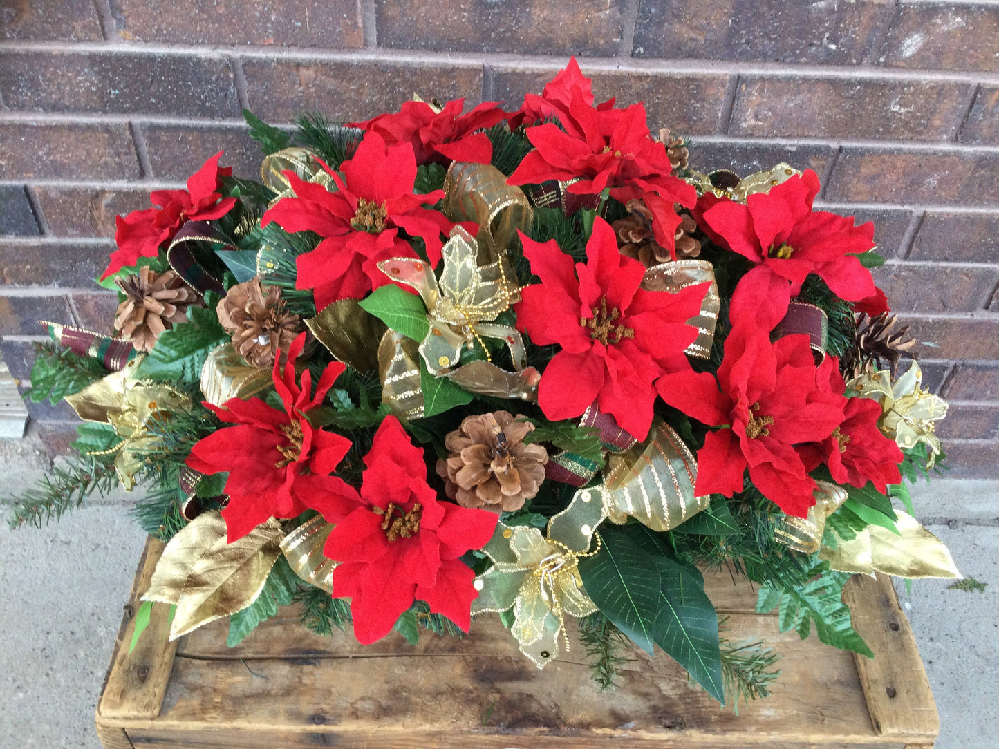 Cemetery Flowers, Christmas Headstone Flower Saddle, Memorial Flowers, Christmas Cemetery Saddle, Winter Cemetery Decoration, Made in Canada