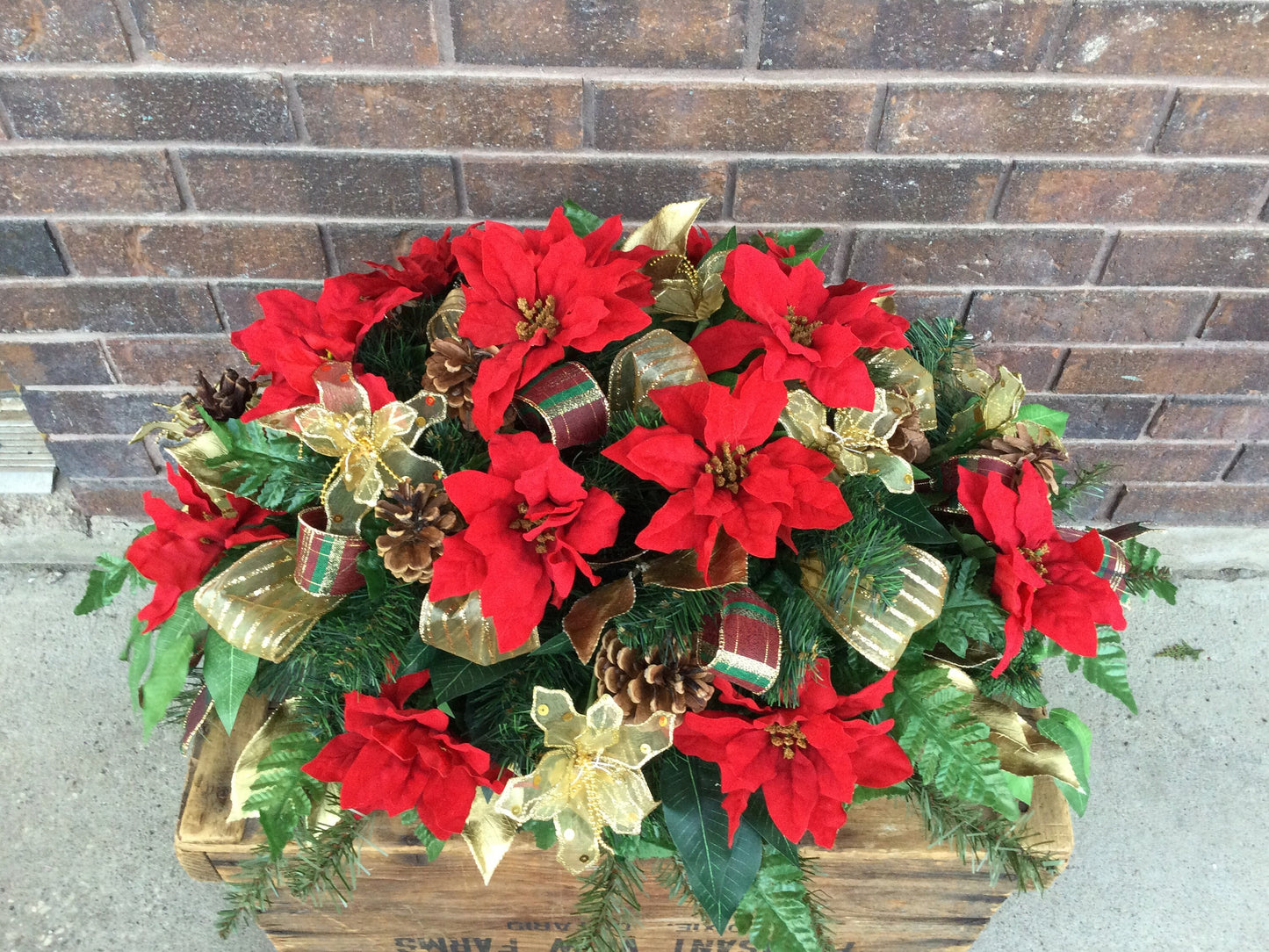 Cemetery Flowers, Christmas Headstone Flower Saddle, Memorial Flowers, Christmas Cemetery Saddle, Winter Cemetery Decoration, Made in Canada